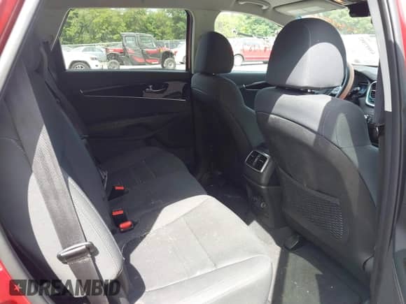 2020 Kia Sorento LX with VIN 5XYPGDA33LG673616, listed as a IAAI auction lot 43097987 with 85,094 mi miles and . Bid and sale history available at DreamBid. Image 8.