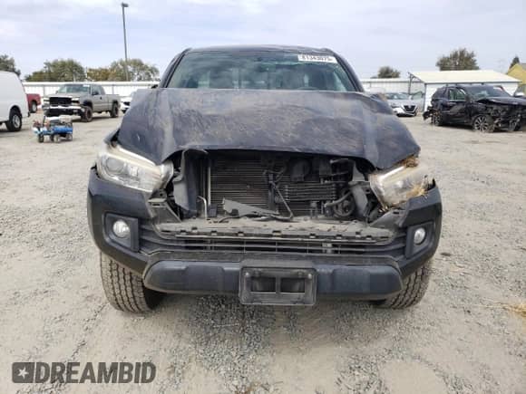 2016 Toyota Tacoma SR5 с VIN 5TFSZ5AN9GX033070, выставлен на аукционе Copart как лот 81343075 с пробегом 83 683 миль миль и Списание • Salvage title. История ставок и продаж доступна на DreamBid. Изображение 5.