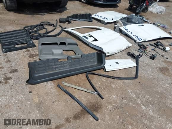 2024 Chevrolet Express Cargo с VIN 1GCWGAF74R1106717, выставлен на аукционе IAAI как лот 42465038 с пробегом 10 975 миль миль и . История ставок и продаж доступна на DreamBid. Изображение 12.