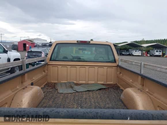 1994 Chevrolet Silverado 2500 с VIN 1GCFK24K5RZ200327, выставлен на аукционе IAAI как лот 43420336 с пробегом 177 888 миль миль и . История ставок и продаж доступна на DreamBid. Изображение 8.