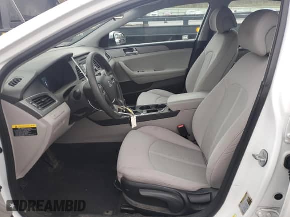 2015 Hyundai Sonata SE с VIN 5NPE24AF1FH008632, выставлен на аукционе Copart как лот 86448055 с пробегом 80 930 миль миль и Списание • Salvage title. История ставок и продаж доступна на DreamBid. Изображение 7.