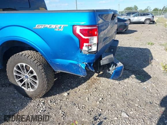 2019 Ford F-150 XLT z VIN 1FTEW1EP0KFD44783, wystawiony jako IAAI lot #43076572 z przebiegiem 90 588 mil mil oraz . Historia ofert i sprzedaży dostępna na DreamBid. Obrazek 6.