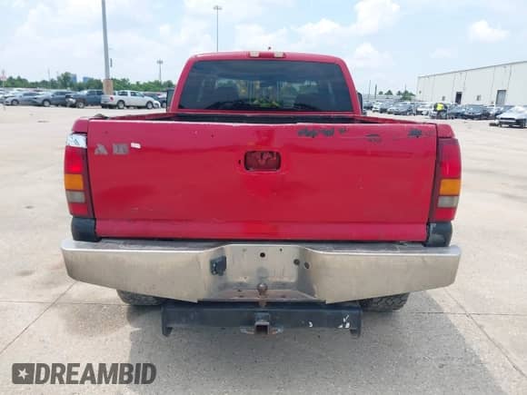2000 Chevrolet Silverado 2500 LS с VIN 1GCGK29U5YE331150, выставлен на аукционе IAAI как лот 43007669 с пробегом Не указан миль и . История ставок и продаж доступна на DreamBid. Изображение 16.