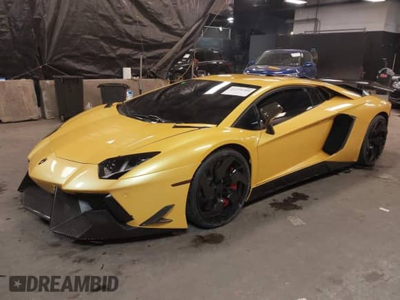 2012 Lamborghini Aventador with VIN ZHWUC1ZD2CLA01085, listed as a IAAI auction lot 41274304 with 11,058 mi miles and . Bid and sale history available at DreamBid. Image 21.