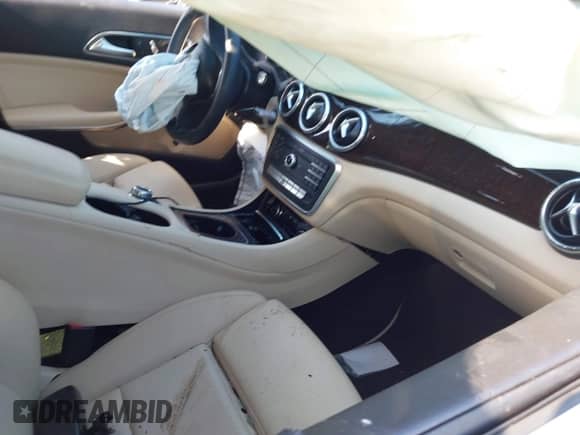 2019 Mercedes-Benz CLA 250 с VIN WDDSJ4EB7KN747341, выставлен на аукционе IAAI как лот 43031587 с пробегом Не указан миль и . История ставок и продаж доступна на DreamBid. Изображение 5.