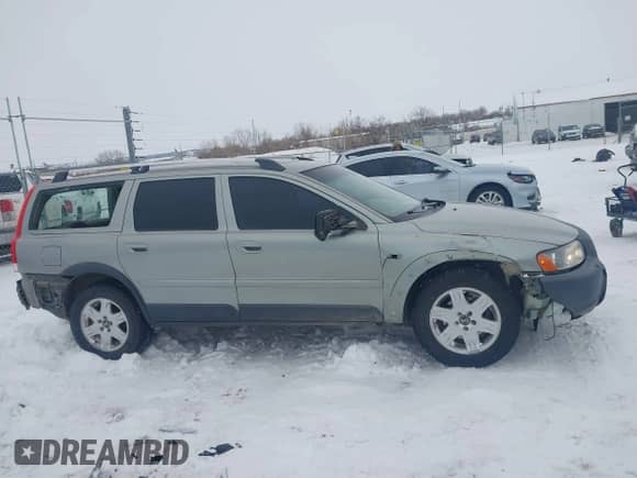 2005 Volvo XC70 with VIN YV1SZ592351186015, listed as a IAAI auction lot 41583974 with 145,462 mi miles and . Bid and sale history available at DreamBid. Image 13.