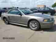 2002 Ford Mustang GT Deluxe z VIN 1FAFP45X02F235247, wystawiony jako Copart lot #57146565 z przebiegiem 213 776 mil mil oraz Czysty tytuł • Clean title. Historia ofert i sprzedaży dostępna na DreamBid. Obrazek 4.