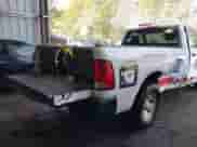 2019 Ram 1500 Tradesman z VIN 3C6JR6DTXKG580090, wystawiony jako IAAI lot #41623221 z przebiegiem 123 536 mil mil oraz . Historia ofert i sprzedaży dostępna na DreamBid. Obrazek 8.