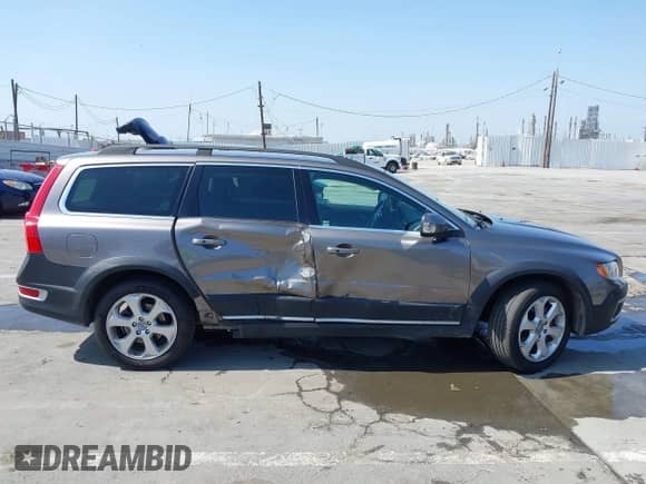 2011 Volvo XC70 3.0T с VIN YV4902BZ4B1106282, выставлен на аукционе IAAI как лот 42582106 с пробегом 102 637 миль миль и . История ставок и продаж доступна на DreamBid. Изображение 13.