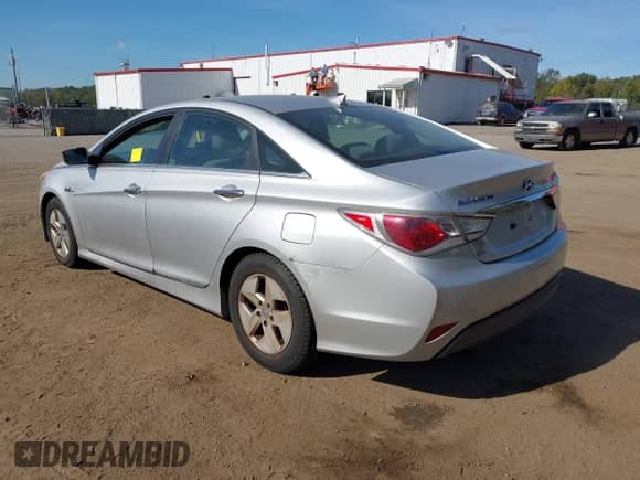 2012 Hyundai Sonata Hybrid z VIN KMHEC4A47CA026059, wystawiony jako IAAI lot #43347012 z przebiegiem 146 757 mil mil oraz . Historia ofert i sprzedaży dostępna na DreamBid. Obrazek 3.