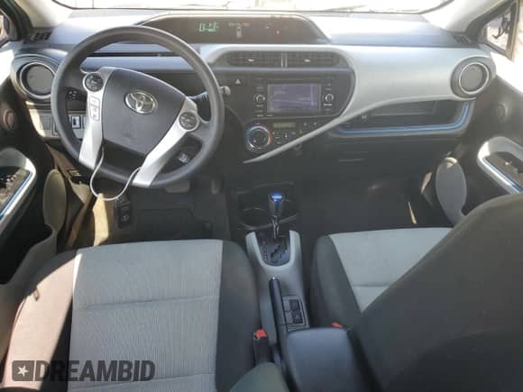 2012 Toyota Prius One с VIN JTDKDTB33C1023048, выставлен на аукционе Copart как лот 70272545 с пробегом 237 521 миль миль и Списание • Salvage title. История ставок и продаж доступна на DreamBid. Изображение 8.