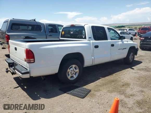 2001 Dodge Dakota Sport with VIN 1B7GL2AX61S222402, listed as a Copart auction lot 67203985 with 177,726 mi miles and Salvage title. Bid and sale history available at DreamBid. Image 3.
