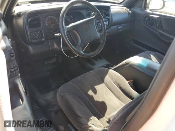 2000 Dodge Dakota Sport with VIN 1B7GG22N0YS509052, listed as a Copart auction lot 81692585 with 228,239 mi miles and Salvage title. Bid and sale history available at DreamBid. Image 8.