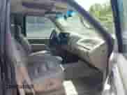 1996 Chevrolet Suburban с VIN 3GNEC16R3TG120004, выставлен на аукционе IAAI как лот 42752410 с пробегом 291 491 миль миль и . История ставок и продаж доступна на DreamBid. Изображение 5.