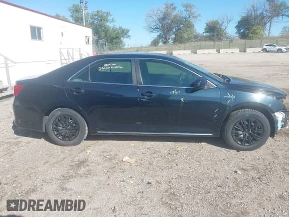 2013 Toyota Camry LE z VIN 4T1BD1FK2DU093299, wystawiony jako IAAI lot #43405541 z przebiegiem 151 153 mil mil oraz . Historia ofert i sprzedaży dostępna na DreamBid. Obrazek 13.