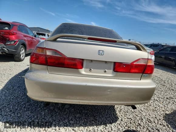 2000 Honda Accord EX with VIN 1HGCG1657YA060267, listed as a Copart auction lot 81374215 with 221,309 mi miles and Clean title. Bid and sale history available at DreamBid. Image 6.