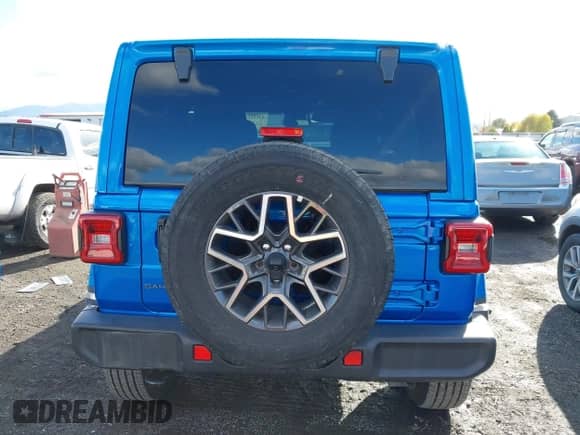 2025 Jeep Wrangler Sahara with VIN 1C4PJXENXSW589681, listed as a IAAI auction lot 43580618 with 12,230 mi miles and . Bid and sale history available at DreamBid. Image 16.