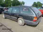 1991 Mercedes-Benz 300 с VIN WDBED90D1MF153716, выставлен на аукционе Copart как лот 61128115 с пробегом 247 517 миль миль и Чистый • Clean title. История ставок и продаж доступна на DreamBid. Изображение 2.