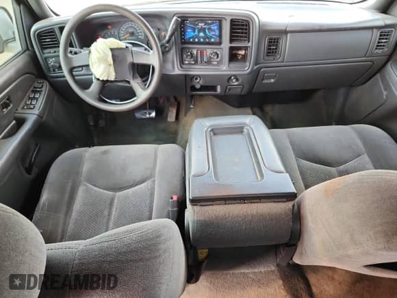 2007 Chevrolet Silverado 1500 LS with VIN 2GCEC13V271143900, listed as a Copart auction lot 80381165 with 200,941 mi miles and Salvage title. Bid and sale history available at DreamBid. Image 8.