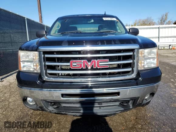 2013 GMC Sierra 1500 SL z VIN 1GTR2UEA8DZ399154, wystawiony jako Copart lot #76455134 z przebiegiem 228 447 mil mil oraz Czysty tytuł • Clean title. Historia ofert i sprzedaży dostępna na DreamBid. Obrazek 5.