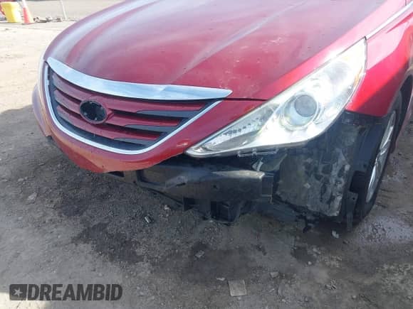 2014 Hyundai Sonata GLS z VIN 5NPEB4AC2EH825306, wystawiony jako IAAI lot #43479121 z przebiegiem 103 138 mil mil oraz . Historia ofert i sprzedaży dostępna na DreamBid. Obrazek 17.