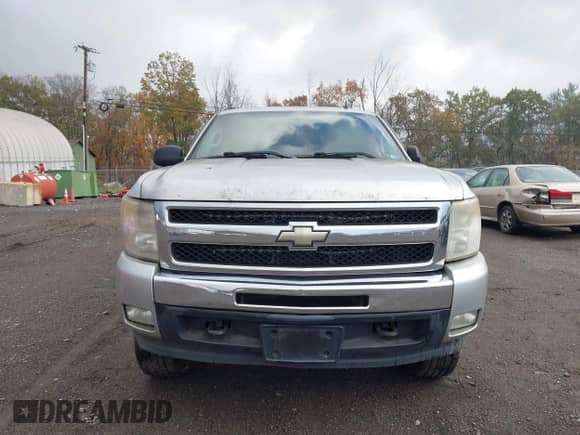 2010 Chevrolet Silverado 1500 LT z VIN 3GCRKSE37AG114302, wystawiony jako IAAI lot #43520478 z przebiegiem 143 655 mil mil oraz . Historia ofert i sprzedaży dostępna na DreamBid. Obrazek 12.