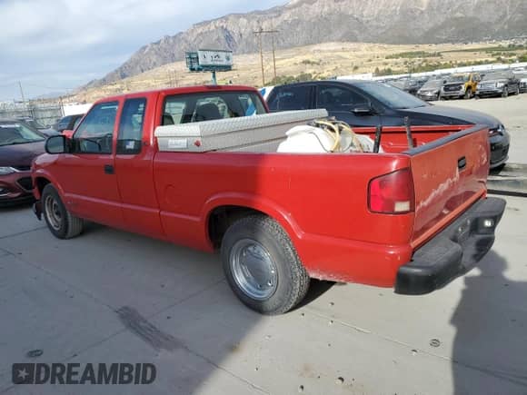 1999 Chevrolet S-10 LS с VIN 1GCCS19X5X8199717, выставлен на аукционе Copart как лот 75739414 с пробегом 141 786 миль миль и Списание • Salvage title. История ставок и продаж доступна на DreamBid. Изображение 2.