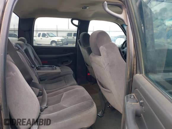 2006 GMC Sierra 1500 SL z VIN 2GTEC13V361346180, wystawiony jako IAAI lot #42227724 z przebiegiem 254 431 mil mil oraz . Historia ofert i sprzedaży dostępna na DreamBid. Obrazek 8.