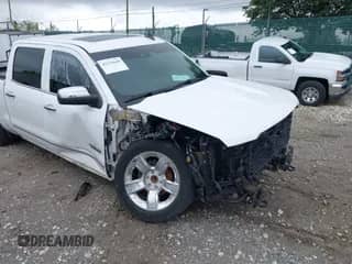 2017 Chevrolet Silverado 1500 LTZ z VIN 3GCPCSEC4HG113185, wystawiony jako IAAI lot #42733649 z przebiegiem Nie podano mil oraz . Historia ofert i sprzedaży dostępna na DreamBid. Obrazek 1.