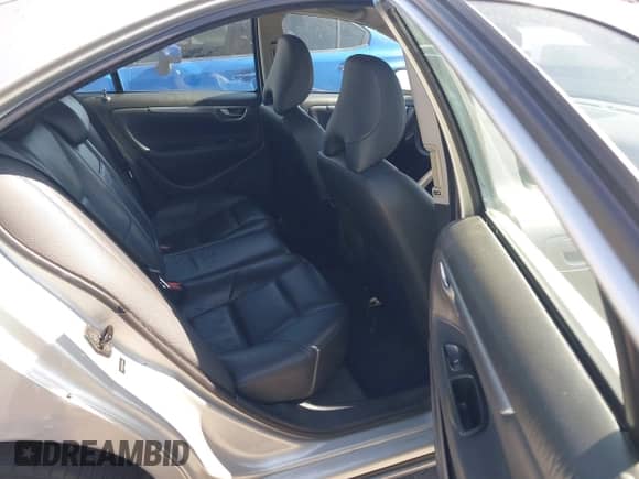 2009 Volvo S60 2.5T with VIN YV1RS592092737620, listed as a IAAI auction lot 42393322 with 232,520 mi miles and . Bid and sale history available at DreamBid. Image 8.