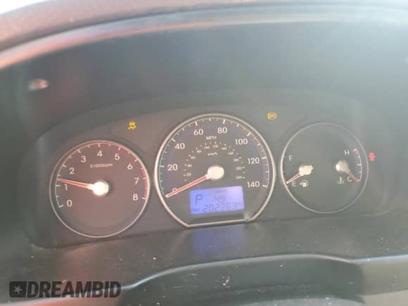 2010 Hyundai Santa Fe GLS with VIN 5NMSG3AB3AH414770, listed as a Copart auction lot 70350635 with 202,263 mi miles and Salvage title. Bid and sale history available at DreamBid. Image 9.