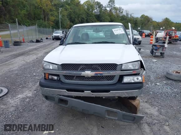 2004 Chevrolet Silverado 1500 LS z VIN 1GCEC14T04Z207142, wystawiony jako IAAI lot #43287067 z przebiegiem 177 529 mil mil oraz . Historia ofert i sprzedaży dostępna na DreamBid. Obrazek 12.