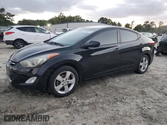 2013 Hyundai Elantra GLS z VIN KMHDH4AE3DU534986, wystawiony jako Copart lot #85285215 z przebiegiem 204 243 mil mil oraz Czysty tytuł • Clean title. Historia ofert i sprzedaży dostępna na DreamBid. Obrazek 1.