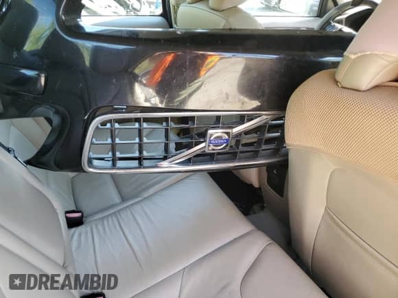 2006 Volvo S60 2.5L Turbo с VIN YV1RS592162520945, выставлен на аукционе Copart как лот 85179915 с пробегом 135 903 миль миль и Списание • Salvage title. История ставок и продаж доступна на DreamBid. Изображение 12.