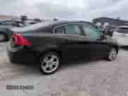 2015 Volvo S60 с VIN YV126MFD1F1318621, выставлен на аукционе Copart как лот 64658465 с пробегом 133 092 миль миль и Чистый • Clean title. История ставок и продаж доступна на DreamBid. Изображение 3.