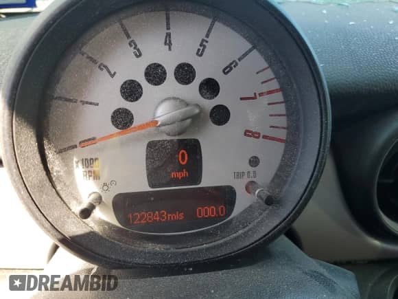 2013 MINI Hardtop with VIN WMWSU3C58DT683072, listed as a Copart auction lot 47483085 with 122,284 mi miles and Salvage title. Bid and sale history available at DreamBid. Image 9.