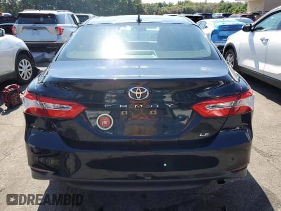 2020 Toyota Camry LE z VIN 4T1C11AK9LU874324, wystawiony jako Copart lot #80186235 z przebiegiem 154 948 mil mil oraz Nie do naprawy • Non repairable. Historia ofert i sprzedaży dostępna na DreamBid. Obrazek 6.