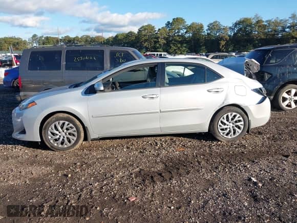 2019 Toyota Corolla L с VIN 2T1BURHE1KC195794, выставлен на аукционе IAAI как лот 43391177 с пробегом 28 914 миль миль и . История ставок и продаж доступна на DreamBid. Изображение 14.