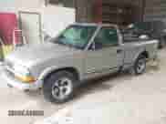 2000 Chevrolet S-10 with VIN 1GCCS1456YK216812, listed as a IAAI auction lot 42415618 with 140,861 mi miles and . Bid and sale history available at DreamBid. Image 2.