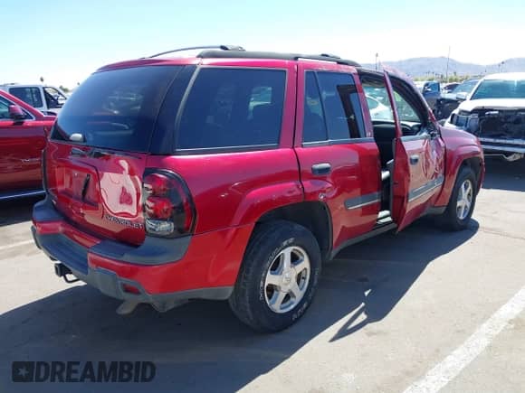 2002 Chevrolet TrailBlazer LS с VIN 1GNDT13SX22139403, выставлен на аукционе IAAI как лот 41862016 с пробегом 141 018 миль миль и . История ставок и продаж доступна на DreamBid. Изображение 4.