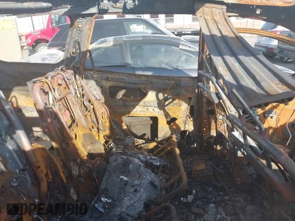 2014 Nissan Pathfinder Platinum Hybrid with VIN 5N1CR2MM4EC638247, listed as a IAAI auction lot 42067363 with Not provided miles and . Bid and sale history available at DreamBid. Image 8.