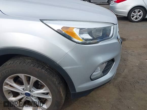 2018 Ford Escape SE с VIN 1FMCU9GD9JUA72822, выставлен на аукционе IAAI как лот 43317235 с пробегом 144 873 миль миль и . История ставок и продаж доступна на DreamBid. Изображение 6.