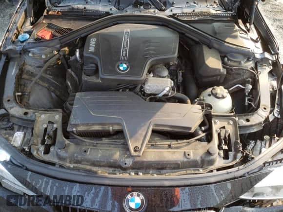 2018 BMW 3 Series 320i xDrive z VIN WBA8E5G50JNV02754, wystawiony jako Copart lot #59266255 z przebiegiem Nie podano mil oraz Szkoda całkowita • Salvage title. Historia ofert i sprzedaży dostępna na DreamBid. Obrazek 11.