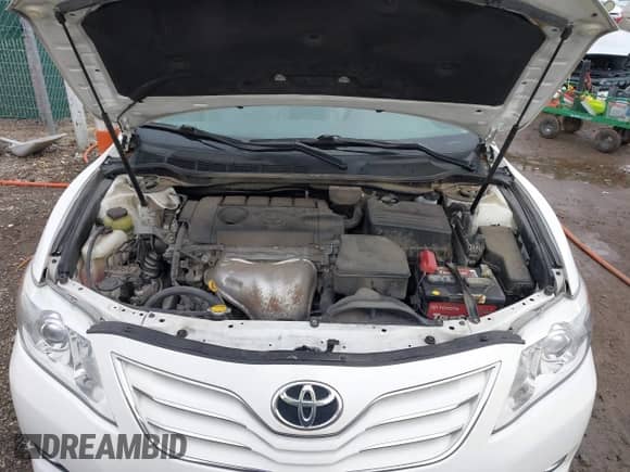 2011 Toyota Camry LE z VIN 4T4BF3EK7BR121804, wystawiony jako IAAI lot #43501491 z przebiegiem 82 376 mil mil oraz . Historia ofert i sprzedaży dostępna na DreamBid. Obrazek 10.