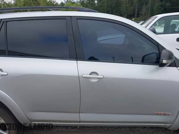 2010 Toyota RAV4 Sport с VIN JTMWF4DV2A5023760, выставлен на аукционе IAAI как лот 43402287 с пробегом 259 088 миль миль и . История ставок и продаж доступна на DreamBid. Изображение 13.