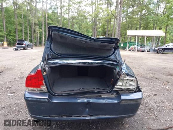 2009 Volvo S60 2.5T with VIN YV1RS592692723625, listed as a IAAI auction lot 42630155 with 81,603 mi miles and . Bid and sale history available at DreamBid. Image 16.