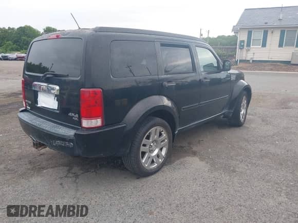 2007 Dodge Nitro R/T with VIN 1D8GU58667W656916, listed as a IAAI auction lot 42232777 with 172,023 mi miles and . Bid and sale history available at DreamBid. Image 4.
