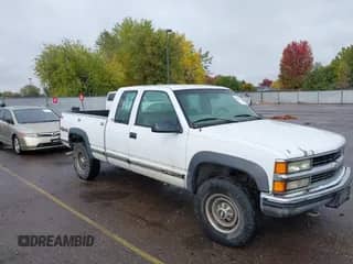 1997 Chevrolet Silverado 2500 с VIN 1GCGK29R3VE256620, выставлен на аукционе IAAI как лот 43458914 с пробегом 253 629 миль миль и . История ставок и продаж доступна на DreamBid. Изображение 1.