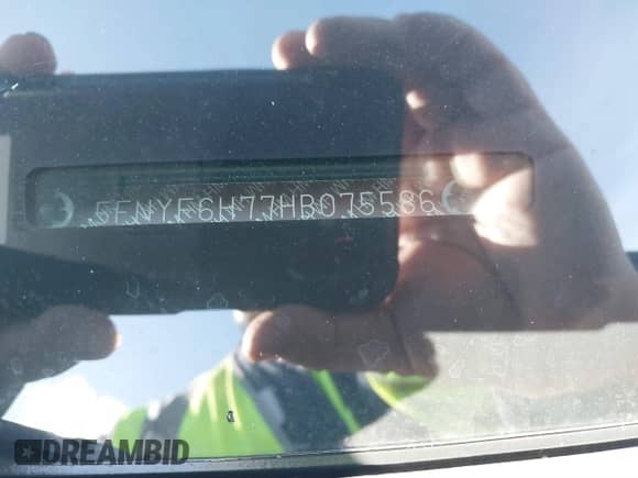 2017 Honda Pilot EX-L with VIN 5FNYF6H77HB075586, listed as a IAAI auction lot 41711535 with 49,353 mi miles and . Bid and sale history available at DreamBid. Image 9.