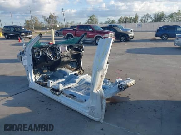 2022 Chevrolet Silverado 1500 LT with VIN 3GCUYDED3NG146456, listed as a IAAI auction lot 40963925 with Not provided miles and . Bid and sale history available at DreamBid. Image 3.